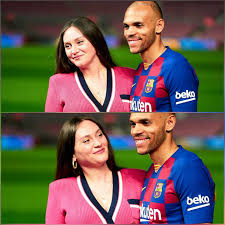 Martin braithwaite is a danish professional footballer who plays as a striker and occasionally a winger. Barca Bih Martin Braithwaite Na Predstavljanju U Facebook