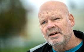 I Trollhättan omgav sig Frank med riktiga vänner, inte bara ja-sägare"