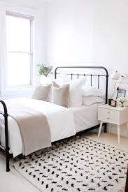 Bedroom Design Ideas For Small Spaces For Your Dreaming That You Can Try In Your Home Bedroomdesignide Simple Bedroom Decor Small Room Bedroom Simple Bedroom
