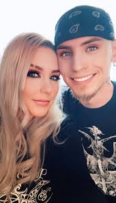 Can someone create a cute christmas photo?