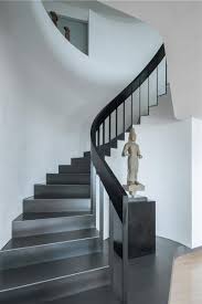 Betontreppe Verschonern Robust Im Innen Wunderschon Im Aussen Innendesign Zenideen Betontreppe Treppe Treppe Haus
