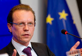 Comissário europeu vai reunir-se com Francis Tam