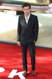 Why harry styles' grammys 2021 acceptance speech was bleeped out. Harry Styles Fashion Evolution And Best Outfits