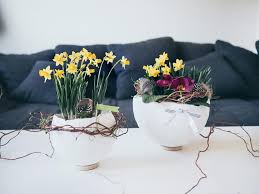 Solche blumenkästen als gartendeko aus beton können wunderbar ein. Werbung Blumentopf Aus Gips Selber Machen Als Oster Deko Mit Brother Yeah Handmade