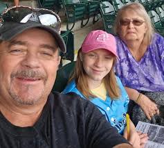 Smoltz's commentary style and alternative options