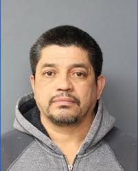 Eliut Ramirez Alcudia fue arrestado en Norfolk por solicitar libertades  indecentes con un menor.