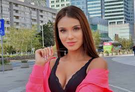 Wpierw wyciekły nagie zdjęcia Natsu z pracy na seks-kamerkach, a teraz  wypuszcza własne kosmetyki - Super Express - wiadomości, polityka, sport