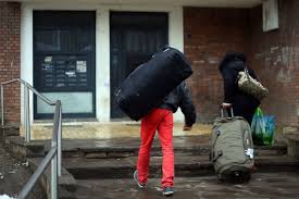 Cei mai putini angajati din romania inregistrati cu contract de munca se afla in judetele ialomita (45.983 angajati), calarasi (44.999 angajati) si giurgiu (36.355 angajati). Aproape Tot Satul De Romi Toflea S A Mutat In Germania La Hagen In Mijlocul Focarului De Coronavirus AutoritÄÈile Sunt In AlertÄ Ziarul Romanesc Germania