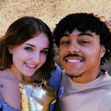 Robert Linne's Instagram, Twitter & Facebook