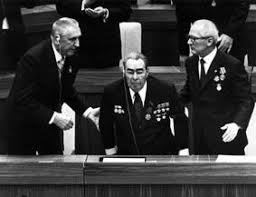 From wikipedia, the free encyclopedia. Gruppenaufnahme Mit 1 Sekretar Der Polnischen Vereinigten Arbeiterpartei Edward Gierek Und Generalsekretar Zk Der Kpdsu Leonid Breschnew Und Sed Vorsitzender Erich Honecker Europeana
