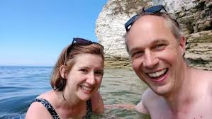 Man Diagnosed With Tumor After Boss Pulls Him Up for 'Strange' Behavior