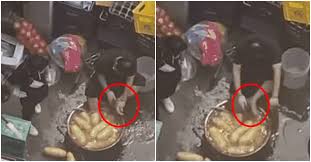 뉴스 영상 무 손질 수세미로 맨발 닦던 그 식당···서울 방배동에 있었다 식약처에 따르면 영상 속 업소는 서울시 서초구 방배동에 위치한 족발집이다. P5nj0f0z4cptkm