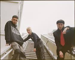 当時はいじめを受けて当然だと思ってしまっていた」中国にルーツを持つモデル・NOHARAの日本での人種差別の記憶｜イエローライト × PUMP  management | NEUT Magazine