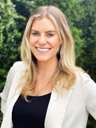 Carissa Bloom's Instagram, Twitter & Facebook