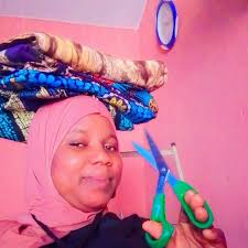 PLEASE WHICH FABRIC IS GOOD FOR ACADEMIC REGALIA/ GRADUATION GOWN? Please  help a sister. Thank you