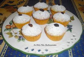Ungere una teglia per 12 muffin con spray da cucina o foderarla con. Muffins Con Uvetta Sofficissimi La Dolce Vita