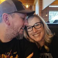 Clothes closet in Greenwood for women's clothing?