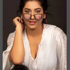 Actress Vishnu Priya Bhimenenis Facebook Account Hacked, Informs Fans on  Instagram | Movies News - News18