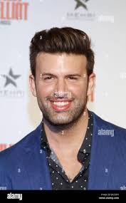 Jay Khan's Instagram, Twitter & Facebook