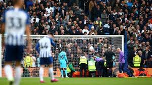 Hugo lloris undergoes surgery on injured elbow. Hugo Lloris Tottenham Goalkeeper Hugo Lloris Carried Off With Dislocated Elbow Bbc Sport
