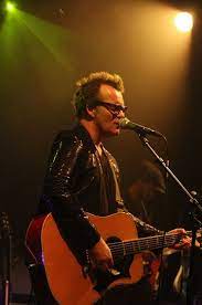 Il a connu le succès en 1987 avec le titre cargo de nuit. Tete D Affiche Axel Bauer Fait Etape A Franconville Serie D Ete 3 20