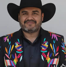 SE PASARON! 💥 Un sector de la afición colocó afuera del estadio de Ciudad  Universitaria algunas coronas funebres y una tumba de cartón haciendo  alusión a la afición de los Pumas. "Secos