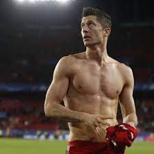 روبرت ليفاندوفسكي مهاجم بايرن ميونيخ. Ø´Ø¨ÙƒØ© Lewandowski Lewy4arab Twitter