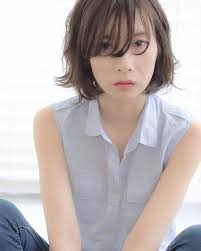 クセをいかした長め前髪のニュアンスボブ vicca 萩原 の髪型 stylistd 前髪長め 髪型 ボブ
