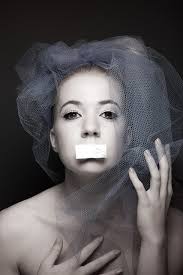 Shooting infro: Dynalite MH2050 strobe shot through MOLA …