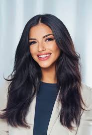 Hi! I am a responsible 19 year old, a freshman from Wesley Chapel. I'm  majoring in social work at FAU. In Wesley Chapel I volunteered at a daycare  in high school and