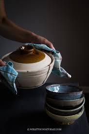 'claypot tofu') is a chinese indonesian tofu dish traditionally cooked and served in claypot.1 sapo tahu may be served as a vegetarian dish, or with chicken, seafood (especially shrimp), minced beef or pork. Sapo Tahu Seafood Claypot Egg Tofu And Seafood