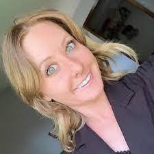 Michele Embrey's Instagram, Twitter & Facebook