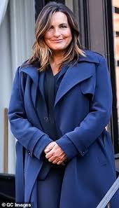 Check spelling or type a new query. Melissa Mccarthy Reveals Funny Gesture She Made For Pal Mariska Hargitay Who Broke Ankle India A2z