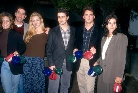 Jennifer aniston, courteney cox, lisa kudrow, matt leblanc, matthew perry, david schwimmer, michael g. Where Are The Friends Cast Now See What Jennifer Aniston Matthew Perry And More Cast Members Have Been Up To Since 25 Year Debut
