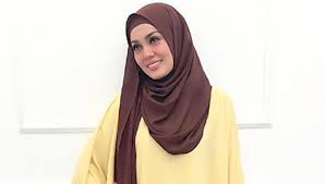 Uqasha senrose adik kahwin cantik gila adik uqasha. Uqasha Senrose Enggan Buka Mulut Isu Tidak Bertudung