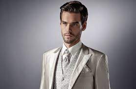 Les combinaisons pour l'été sont très populaires. Costume De Mariage Pour Homme Comment Bien Le Choisir