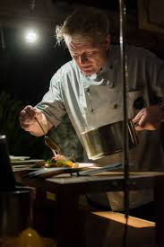 Our Chef S Table Catering Concept Brings The Chefs To Your Table Where You Can Enjoy The Magic Of Freshly Prepared Food Friends In Love Catering Chefs Table