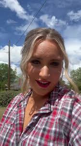 Kaitlyn Arnold's Instagram, Twitter & Facebook