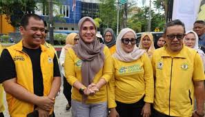 Bupati Barru Andi Ina Apresiasi Pasar Murah Golkar Barru, Bahan Pokok Murah  Untuk Masyarakat | FaktualNET