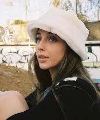 This Is Why Gen Z Is So Obsessed With Emma Chamberlain