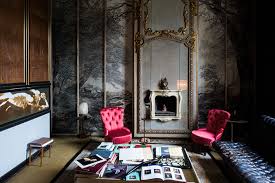 Modern experiments in the field of interior design made a small impact on the traditional italian style. Italian Interior Design 20 Images Of Italy S Most Beautiful Homes