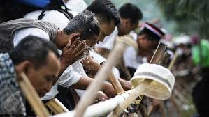 Sebelum berwudhu, dianjurkan untuk membaca niat wudhu yakni: Tata Cara Berwudhu Yang Tepat Sesuai Dengan Sunnah Dilengkapi Dengan Doa Ramadan Liputan6 Com