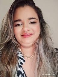 Hoje eu celebro mais um ano de vida. Celebro a mulher que aprendeu a  continuar, mesmo com medo. A mãe que cresce junto com o filho. A  profissional que entendeu que propósito