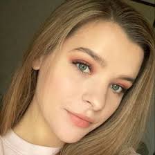 Isabelle Branger (IzzyBranger)