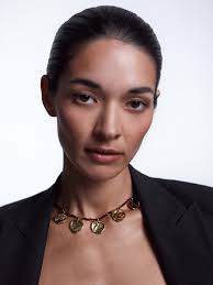 En av mange favoritter fra den nyankomne kolleksjonen til Samsøe Samsøe.  Kjolen er fin til hverdagsbruk, men passer også perfekt til bryllup og  andre festlige anledninger i sommer. Den er laget av