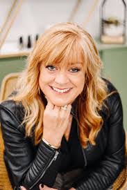 Emily Decosta's Instagram, Twitter & Facebook