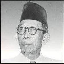 Pertanyaan tentang ki hajar dewantara dalam bahasa inggris. Contoh Recount Text Tentang Biografi Ki Hajar Dewantara Bapak Pendidikan Nasional