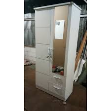 Model lemari minimalis terdiri dari berbagai macam bentuk dan ukuran untuk 2 pintu, 3 pintu, 4 pintu, 6 pintu baik kayu blok maupun dengan pintu kaca cermin. Lemari Pakaian 2 Pintu Putih Minimalis Mewah Dan Modern Lemari Pakaian Baju Kayu Furniture Shopee Indonesia