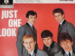 Just one look and i knew that you we're my only one woah, woah. Popsike Com The Hollies Just One Look Parlophone Gep 8911 Rare Ep Auction Details