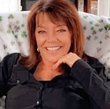 Gidget Bush's Instagram, Twitter & Facebook